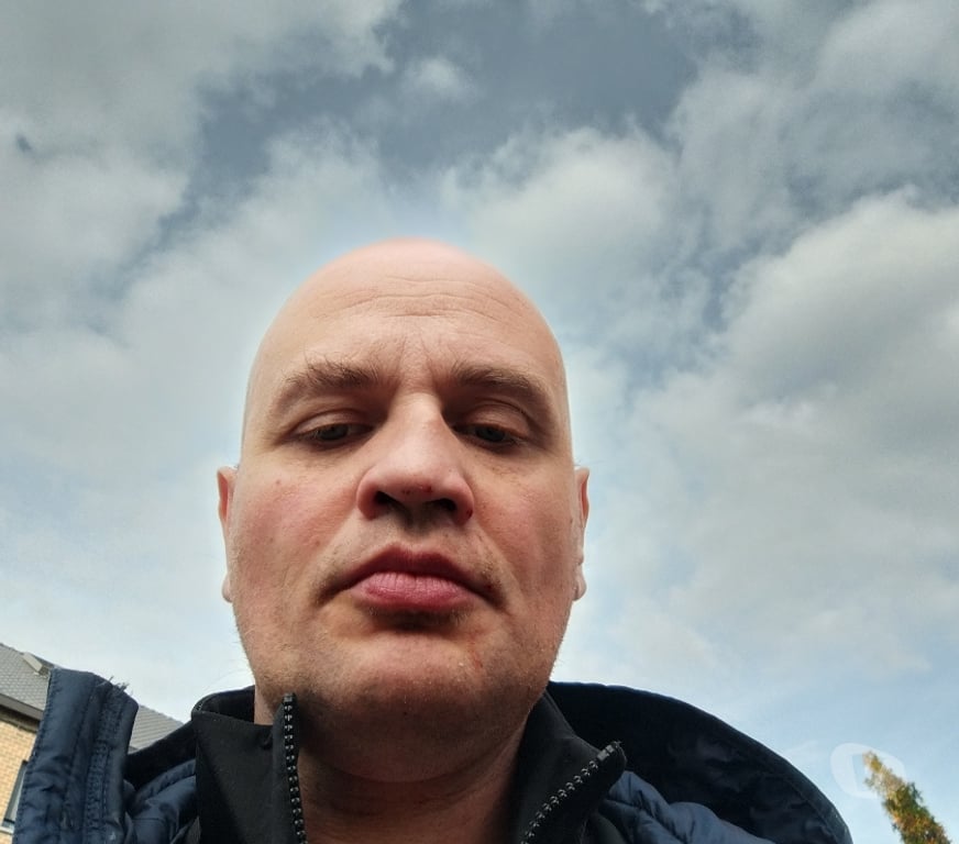 Hommes > Femmes La Louvière - Photos Vivastreet David sportifs je recherche une relation sérieuse sincère