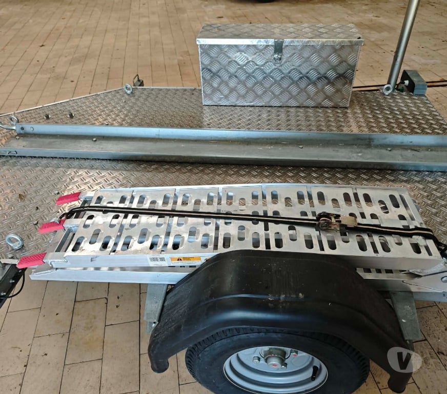 Pièces et services moto Verviers Heusy - Photos Vivastreet remorque moto en très bon état