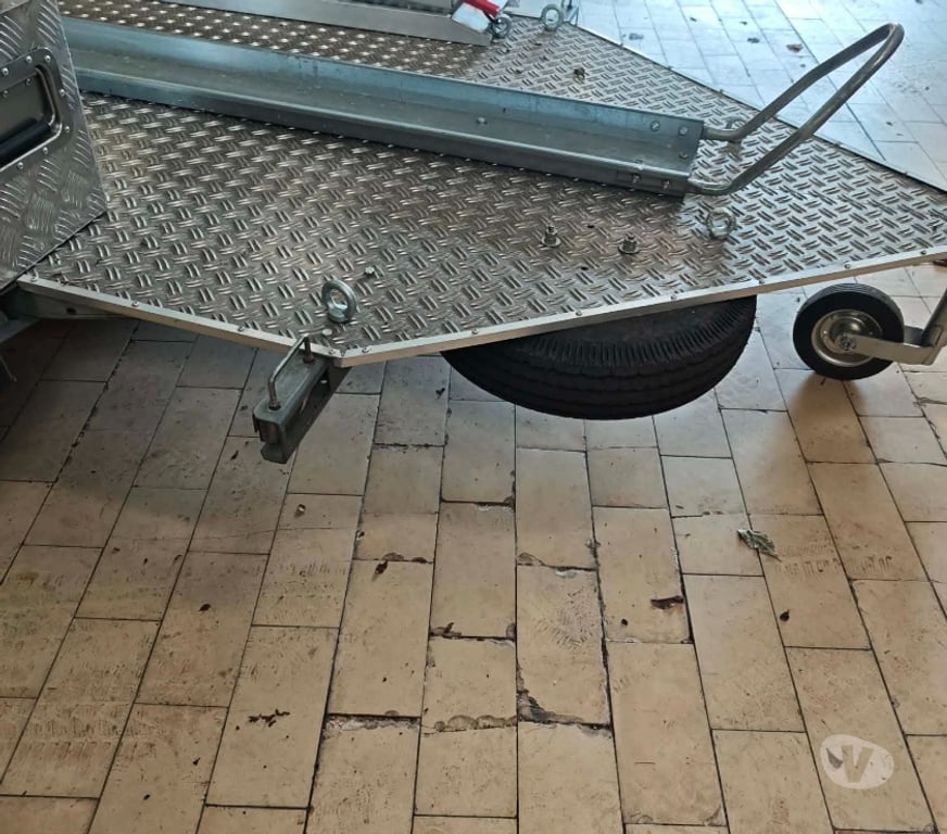 Pièces et services moto Verviers Heusy - Photos Vivastreet remorque moto en très bon état