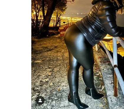 Rencontre gay Bruxelles-Centrum Bruxelles (Brussels) - Photos Vivastreet Travesti cherche 2 vieux pervers dominant