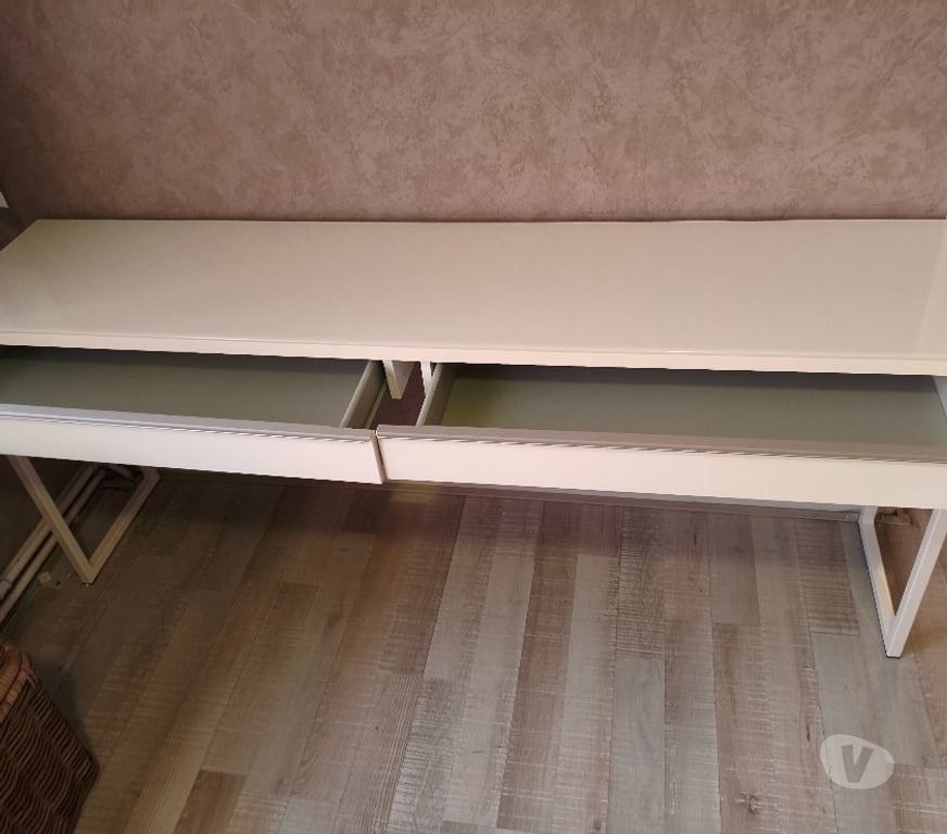 Meubles & Décoration Crisnée - Photos Vivastreet Espace de travail-bureau. Comme neuf