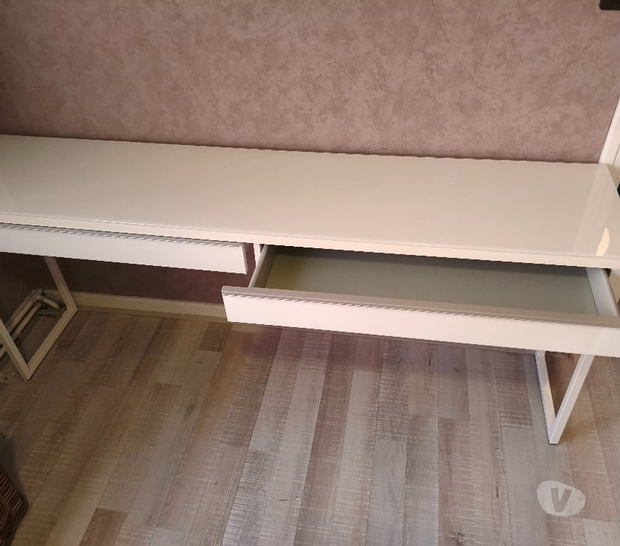 Meubles & Décoration Crisnée - Photos Vivastreet Espace de travail-bureau. Comme neuf