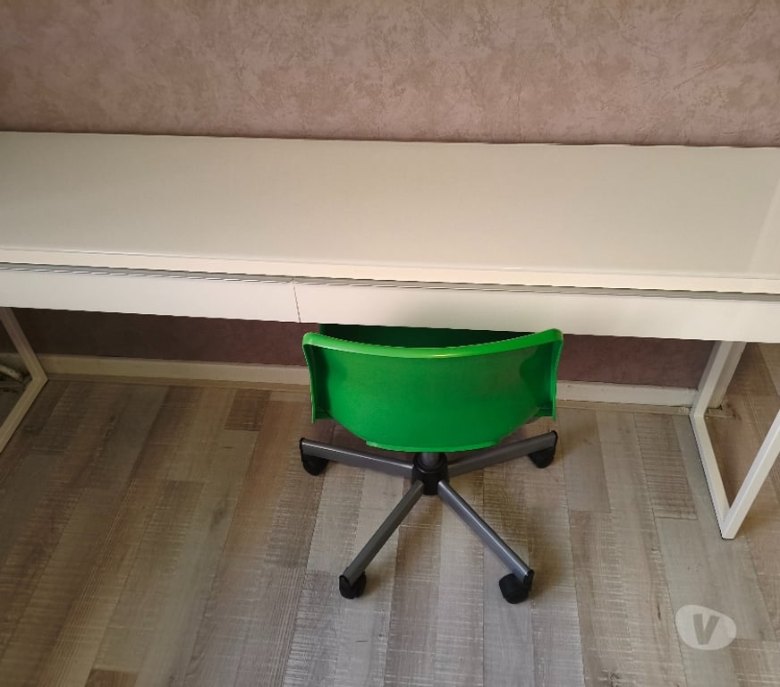 Meubles & Décoration Crisnée - Photos Vivastreet Espace de travail-bureau. Comme neuf