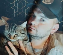 Coucou je reçois pour sucer un mec bi