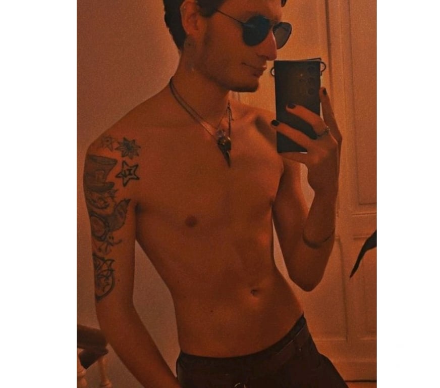 Gay Braine-l'Alleud Braine-l'Alleud-Centrum - Photos Vivastreet Il serait bien de se réchauffer