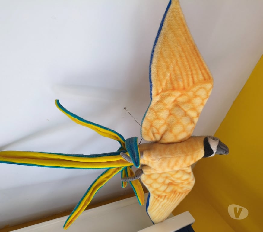 Collections Crisnée - Photos Vivastreet Peluche de collection à suspendre-Ara en vol-Marque Hansa