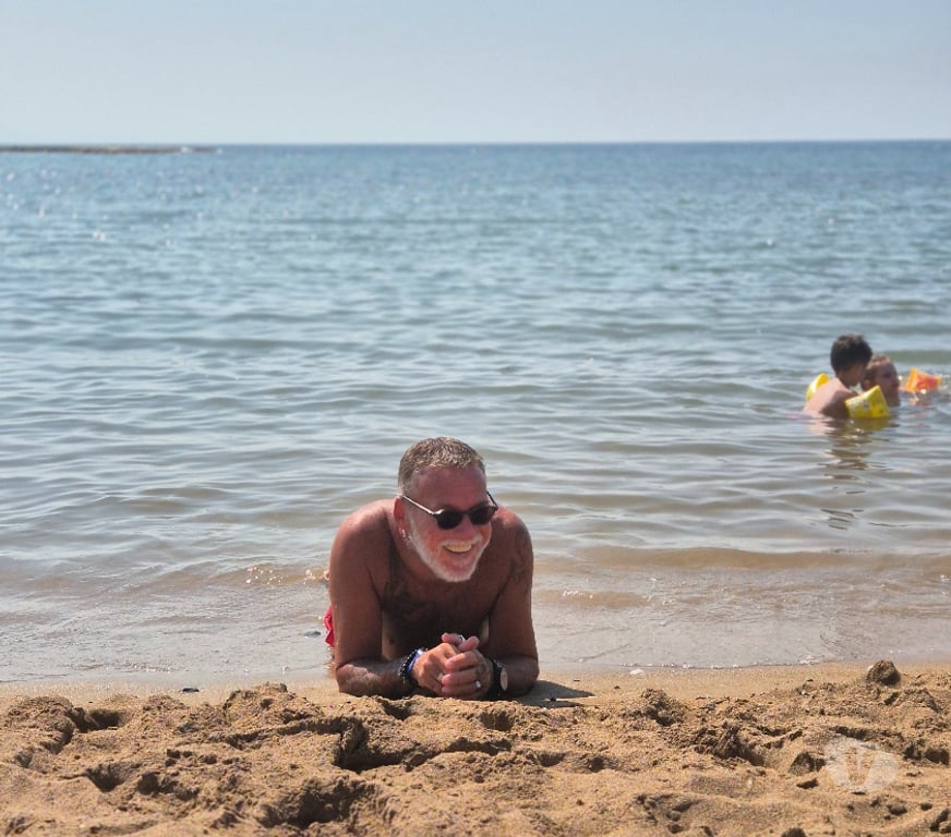 Gay Laeken - Photos Vivastreet Cherche rebeu actif