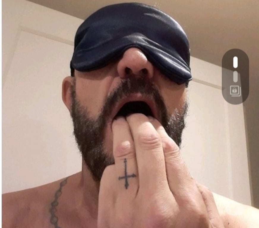 Gay Charleroi Mont-sur-Marchienne - Photos Vivastreet Vide couilles reçois à 4pattes yeux bander