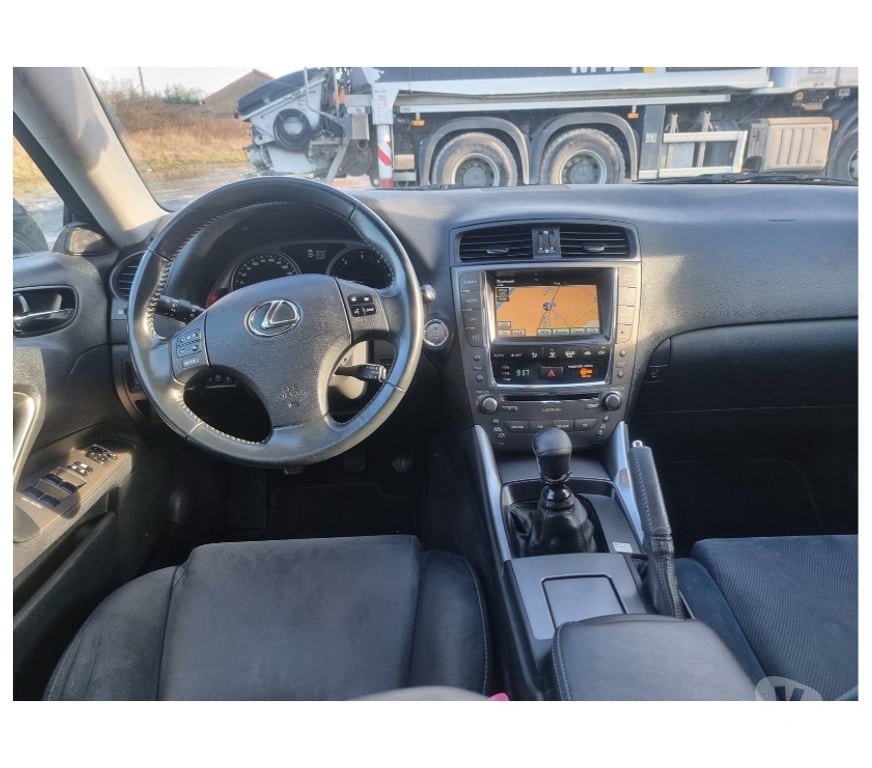 Voiture à vendre Pont-de-Loup - Photos Vivastreet Lexus is220d 177cv 130kw Gps Airco Cruise jantes alu