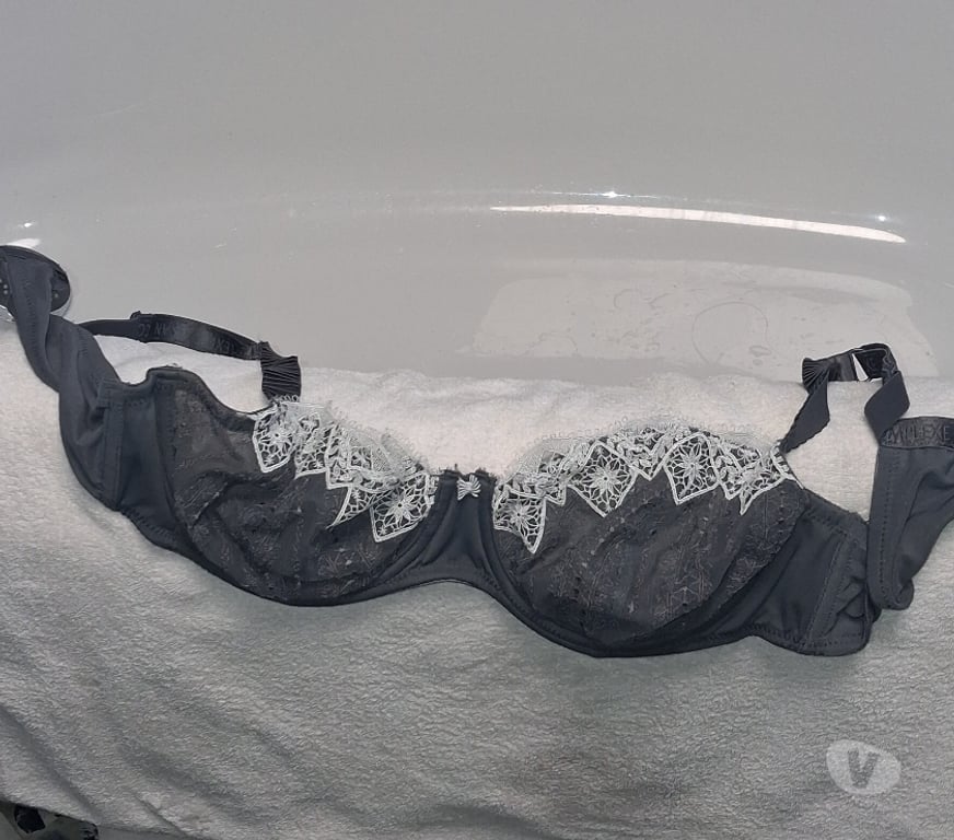 exhib Charleroi Charleroi-Centrum - Photos Vivastreet Fruit mûre à regarder