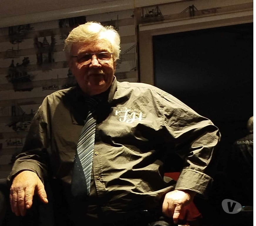 exhib Braine-l'Alleud Braine-l'Alleud-Centrum - Photos Vivastreet je suis un papy et non vénal