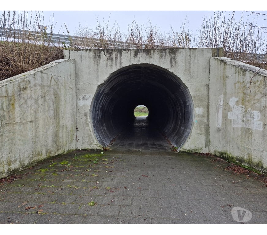 exhib Mons Ghlin - Photos Vivastreet Tunnel très discret ...