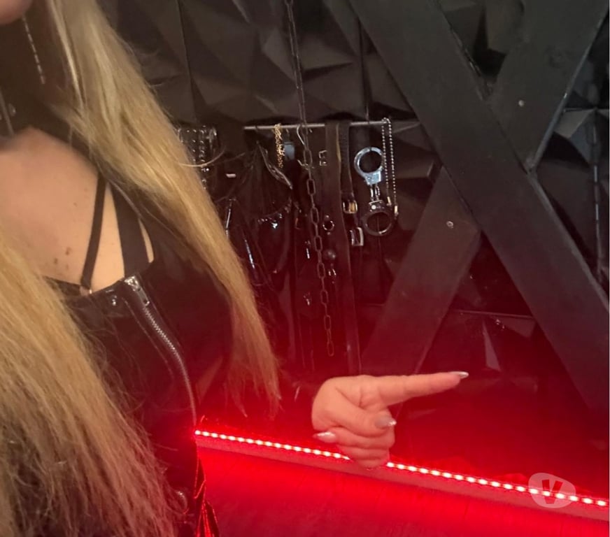 Escort Sint-Pieters-Leeuw Berchem-Saint-Laurent - Photos Vivastreet Massages et Domination