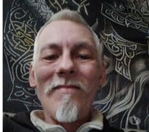 Je cherche une femme chaude .