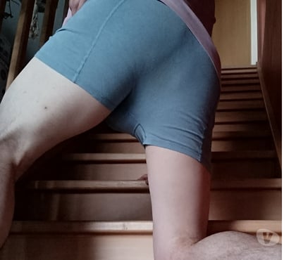 Rencontre gay - Photos Vivastreet Quelqu'un envie de tester ce p'tit cul chaud?