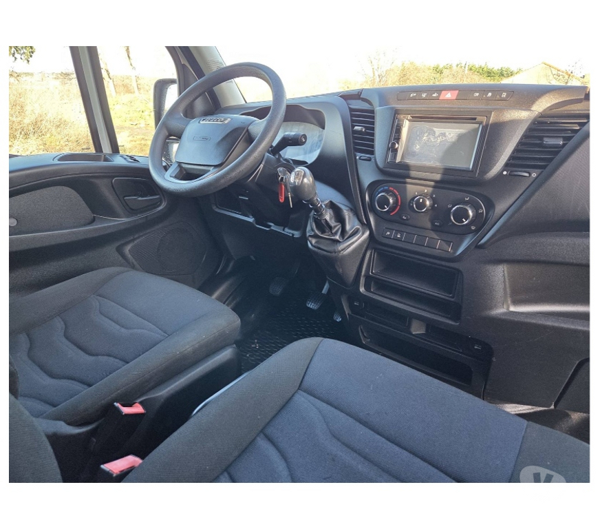 Véhicules commerciaux & utilitaires d'occasion Pont-de-Loup - Photos Vivastreet Iveco Daily 2017 L5h3 2.3D 115cv 85kw euro6, Gps, Airco...