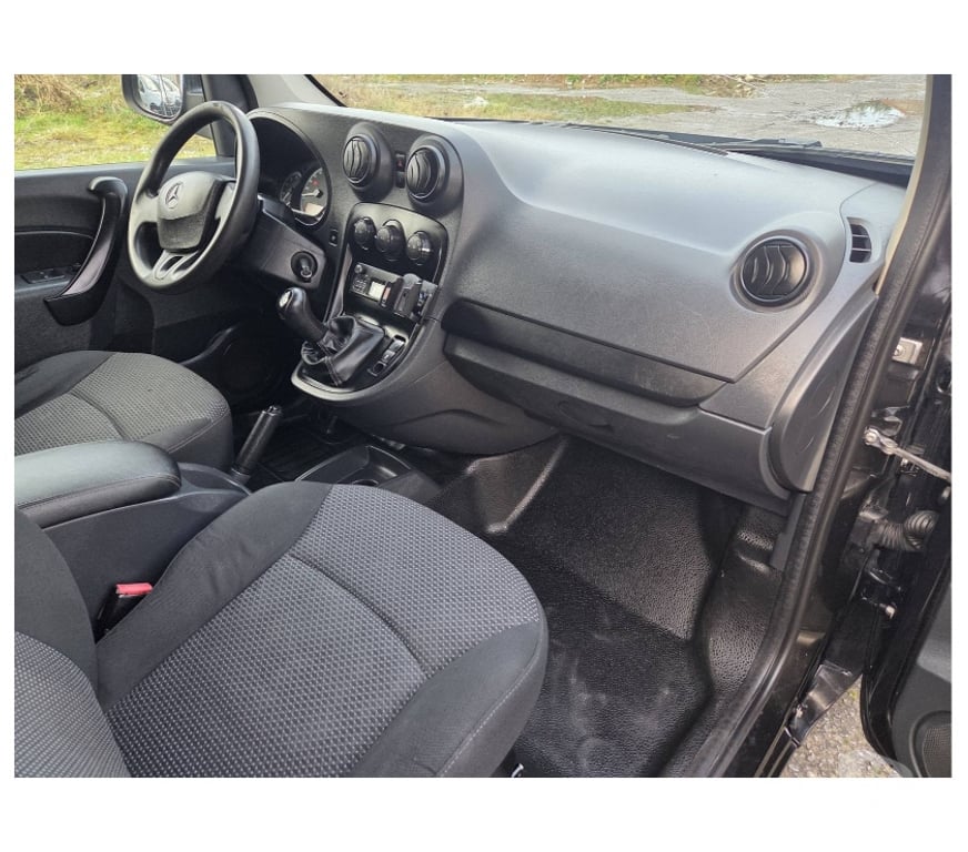 Voiture à vendre Pont-de-Loup - Photos Vivastreet Mercedes Citan noir 2018 92000km 1.5cdi 80cv 60kw Airco...
