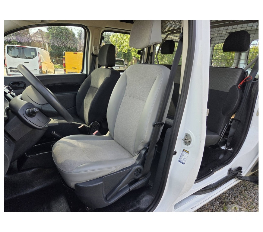 Véhicules commerciaux & utilitaires d'occasion Pont-de-Loup - Photos Vivastreet Renault Kangoo 2018 Double Cabine 68732KM 1.5dci 90cv EU6..
