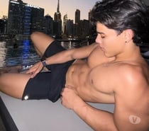 Black cherche hétéro curieux musclé