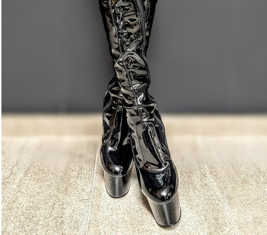 exhib Thuin Biercée - Photos Vivastreet Dominatrice pour masochistes, fétichistes ou sissy