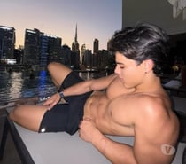 Black actif cherche trans ou hétéro musclé