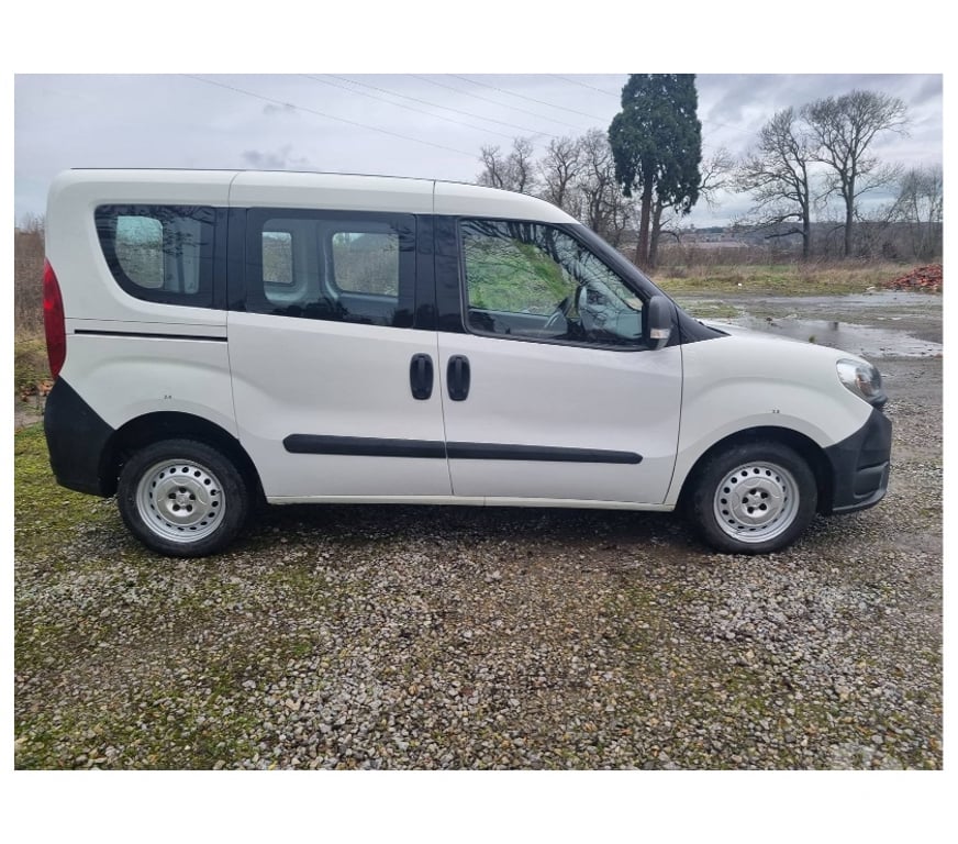 Véhicules commerciaux & utilitaires d'occasion Pont-de-Loup - Photos Vivastreet Fiat Doblo 2016 86193km 1.3jtd 90cv 66kw Pack électrique..
