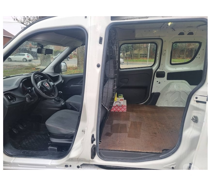 Véhicules commerciaux & utilitaires d'occasion Pont-de-Loup - Photos Vivastreet Fiat Doblo 2016 86193km 1.3jtd 90cv 66kw Pack électrique..