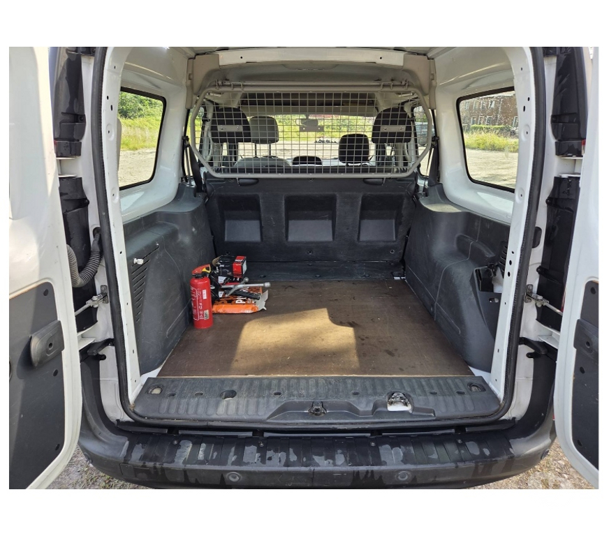 Véhicules commerciaux & utilitaires d'occasion Pont-de-Loup - Photos Vivastreet Renault Kangoo 2018 Double Cabine 68732KM 1.5dci 90cv EU6..