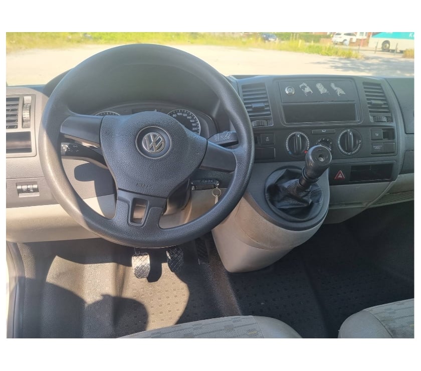 Véhicules commerciaux & utilitaires d'occasion Pont-de-Loup - Photos Vivastreet Vw Transporter T5 2012 double cabine 6places 2.0tdi 90cv..