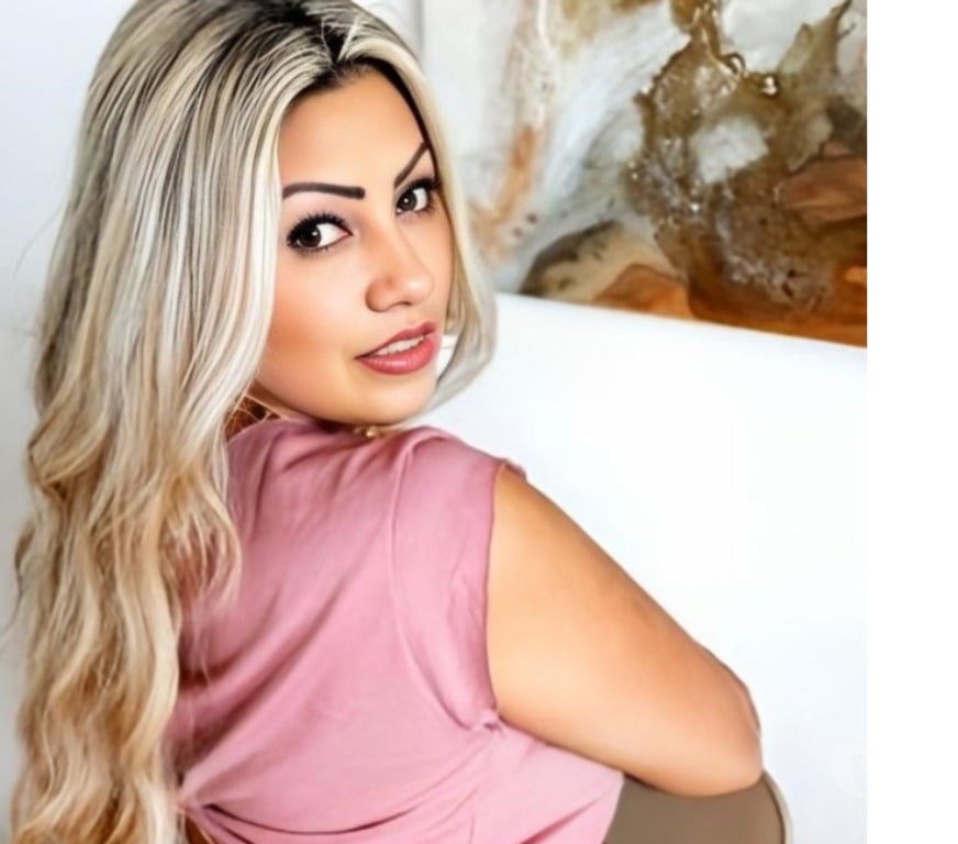 Escort Bertrix - Photos Vivastreet Flávia Blond sex