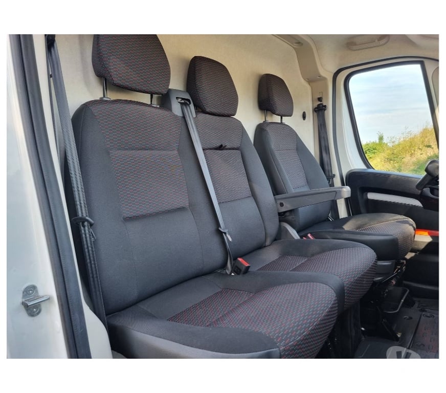 Véhicules commerciaux & utilitaires d'occasion Pont-de-Loup - Photos Vivastreet Peugeot Boxer 9 2021 L2H2 2.2hdi 136cv 46249km Airco Cruise