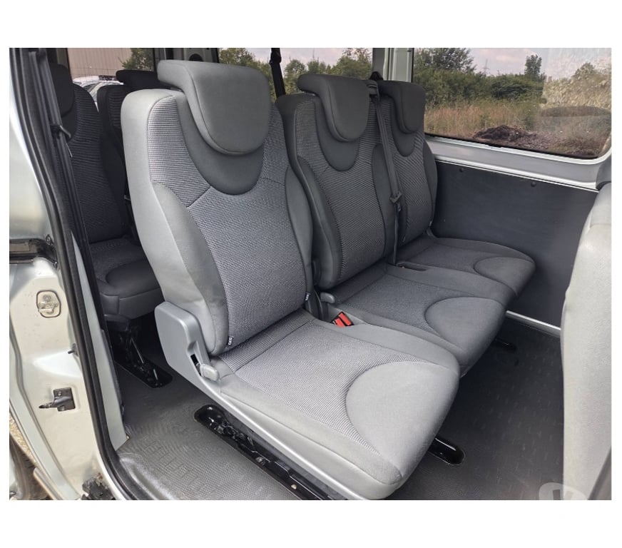 Véhicules commerciaux & utilitaires d'occasion Pont-de-Loup - Photos Vivastreet Peugeot Expert 9places Minibus 2.0hdi 130cv 94kw Airco Cruis