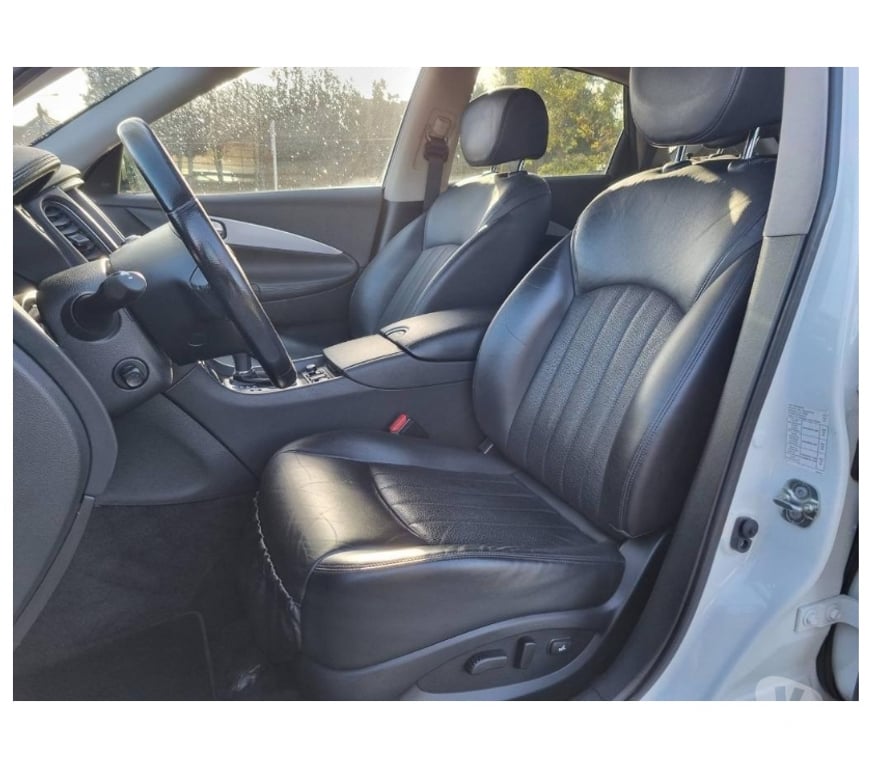 Voiture à vendre Pont-de-Loup - Photos Vivastreet INFINITI QX50 3.0D v6 239cv 83000km Cuir Gps Ac Jantes alu