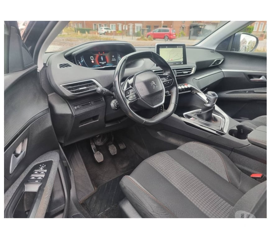 Voiture à vendre Pont-de-Loup - Photos Vivastreet Peugeot 5008 2018 1.6hdi 115cv euro6 Virtual cockpit Gps AC