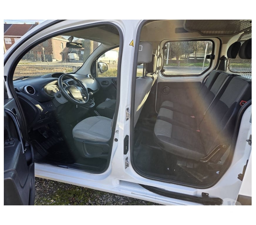Véhicules commerciaux & utilitaires d'occasion Pont-de-Loup - Photos Vivastreet Renault Kangoo 2018 double cabine 109539km 1.5dci 90cv EU6