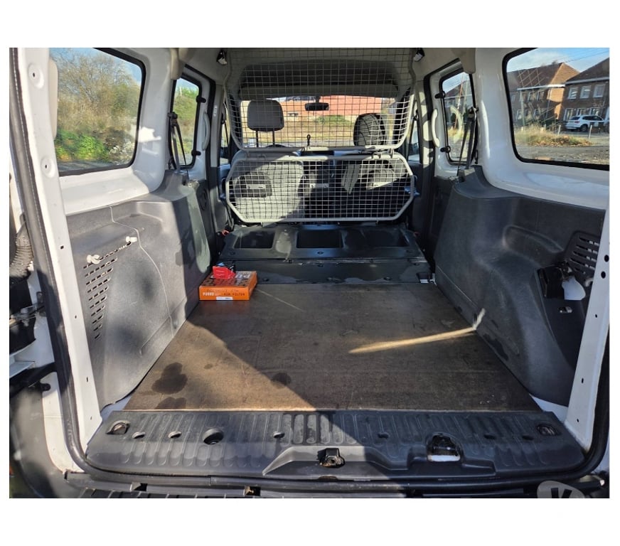 Véhicules commerciaux & utilitaires d'occasion Pont-de-Loup - Photos Vivastreet Renault Kangoo 2018 double cabine 109539km 1.5dci 90cv EU6