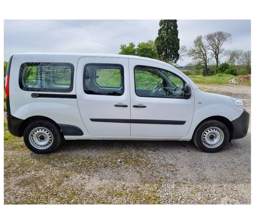 Véhicules commerciaux & utilitaires d'occasion Pont-de-Loup - Photos Vivastreet Renault Kangoo 2018 double cabine 136.300km 1.5dci 90cv EU6