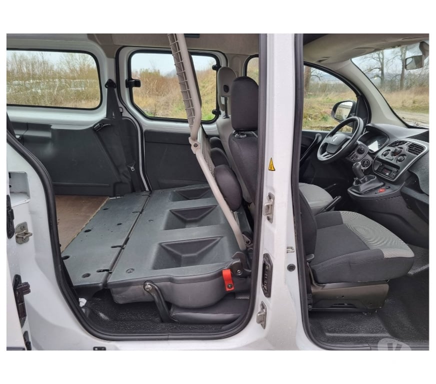 Véhicules commerciaux & utilitaires d'occasion Pont-de-Loup - Photos Vivastreet Renault Kangoo 5 2018 Double Cabine 80709KM 1.5dci 90cv EU6