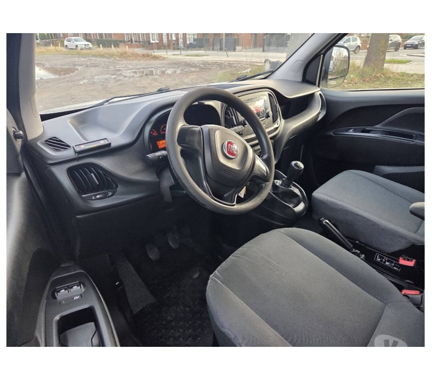 Véhicules commerciaux & utilitaires d'occasion Pont-de-Loup - Photos Vivastreet Fiat Doblo L2 long châssis 7 2017 Euro6 1.3jtd 95cv 98585KM