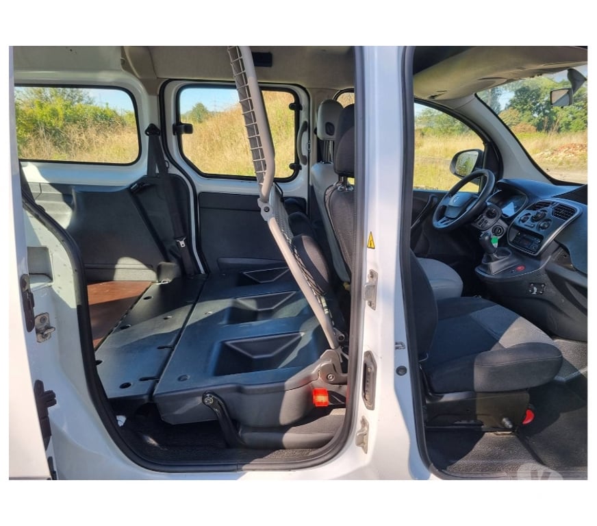 Véhicules commerciaux & utilitaires d'occasion Pont-de-Loup - Photos Vivastreet Renault Kangoo 6 2019 double cabine 150232km 1.5dci 90cv EU6