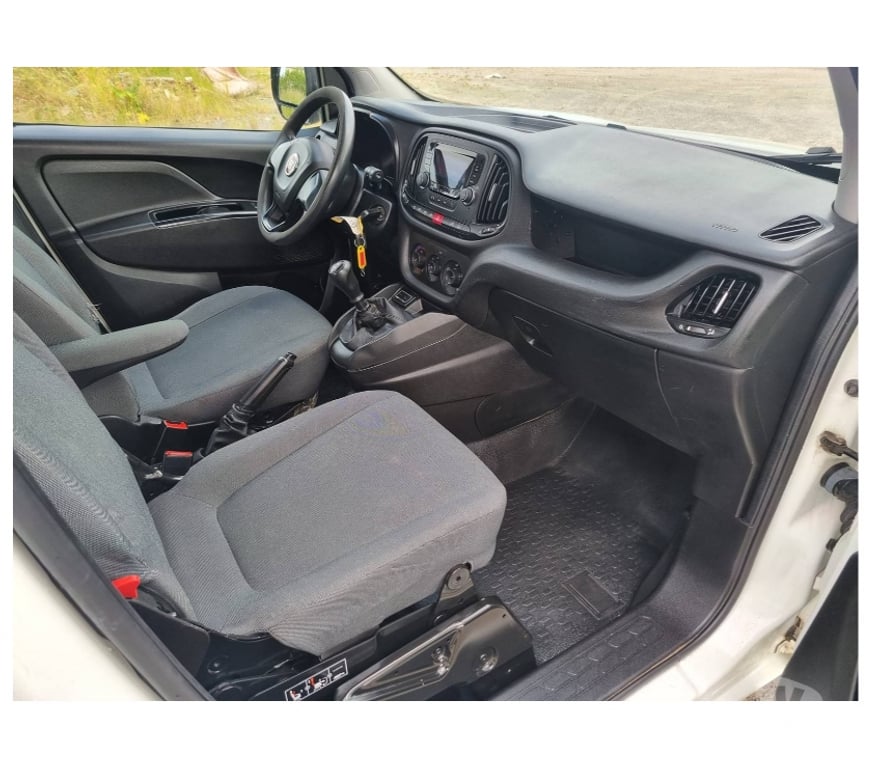 Véhicules commerciaux & utilitaires d'occasion Pont-de-Loup - Photos Vivastreet Fiat Doblo L2 long châssis 7 2017 Euro6 1.3jtd 95cv 98590KM