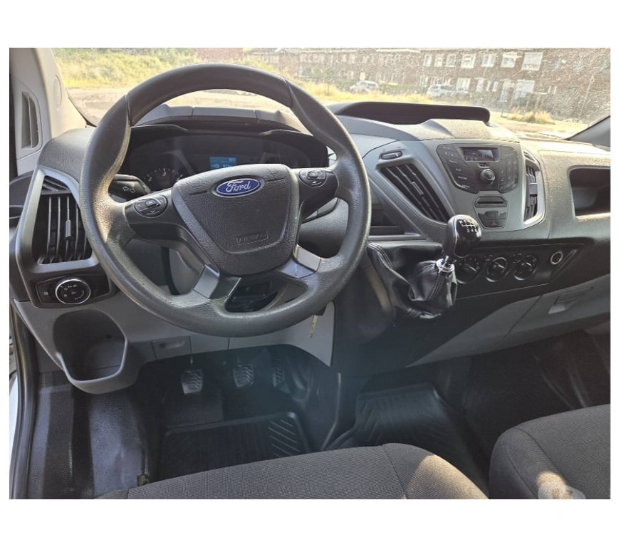 Véhicules commerciaux & utilitaires d'occasion Pont-de-Loup - Photos Vivastreet Ford Transit Custom L1h1 2.2tdci 110CV Nv Moteur 0km 3places