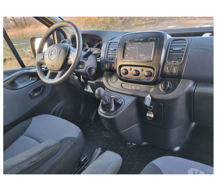 Véhicules commerciaux & utilitaires d'occasion Pont-de-Loup - Photos Vivastreet Opel Vivaro Maxi Double cabine 2018 1.6cdti Biturbo Gps Ac..