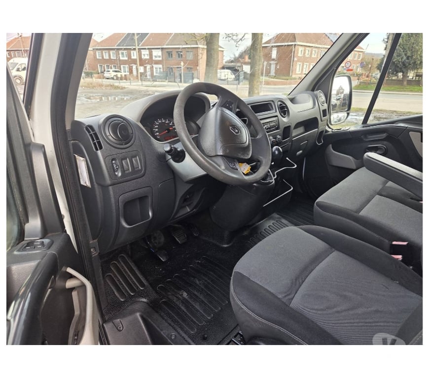 Véhicules commerciaux & utilitaires d'occasion Pont-de-Loup - Photos Vivastreet Renault Master L2h2 2.3dci 150cv 110kw 6v Gps Airco Cruise