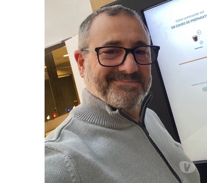 Escort & Massage - Photos Vivastreet Homme cadre administratif