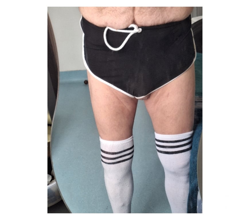 Gay Charleroi Charleroi-Centrum - Photos Vivastreet Je vous suce cette nuit dans votre voiture