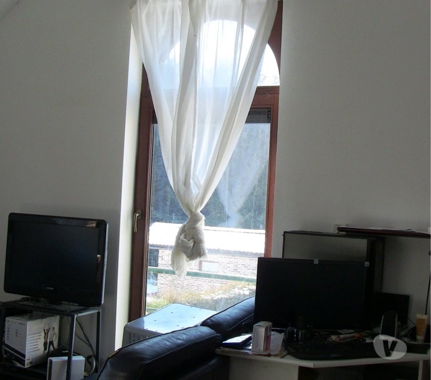 Location appartement Fexhe-le-Haut-Clocher - Photos Vivastreet APPARTEMENT A LOUER 1étg. 40m² avec parking - libre en mai