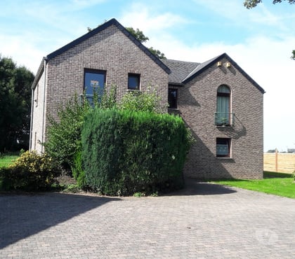 Location appartement - Photos Vivastreet APPARTEMENT A LOUER au RDC 40m² avec jardin - libre en mars