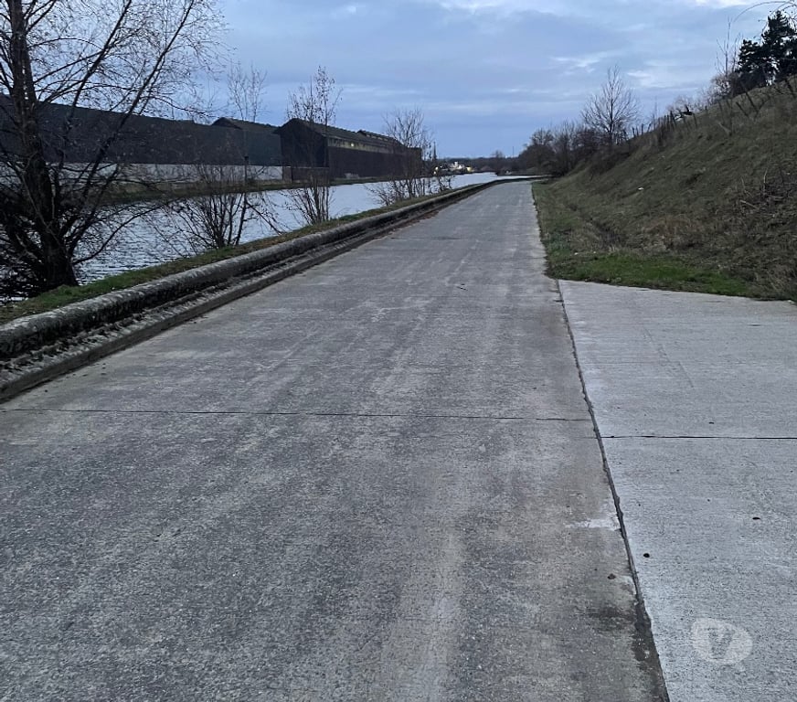 Gay Tubize - Photos Vivastreet RAVEL… LE LONG DU CANAL…