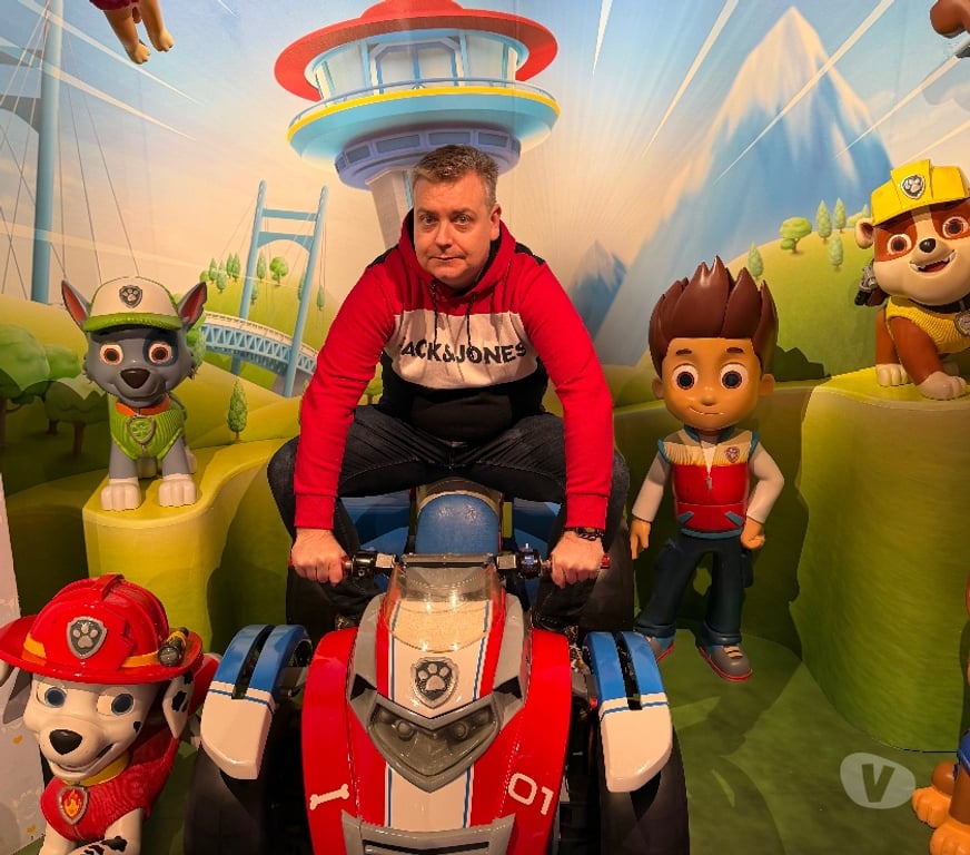 Gay Charleroi Charleroi-Centrum - Photos Vivastreet Couple gay cherche 3 eme max 40 ans